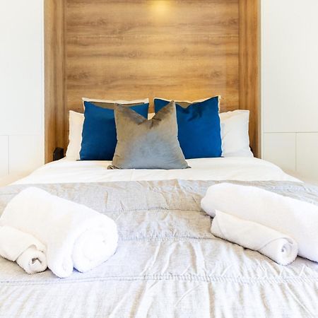 Central City Charm: Pet-Friendly Studio Christchurch Extérieur photo