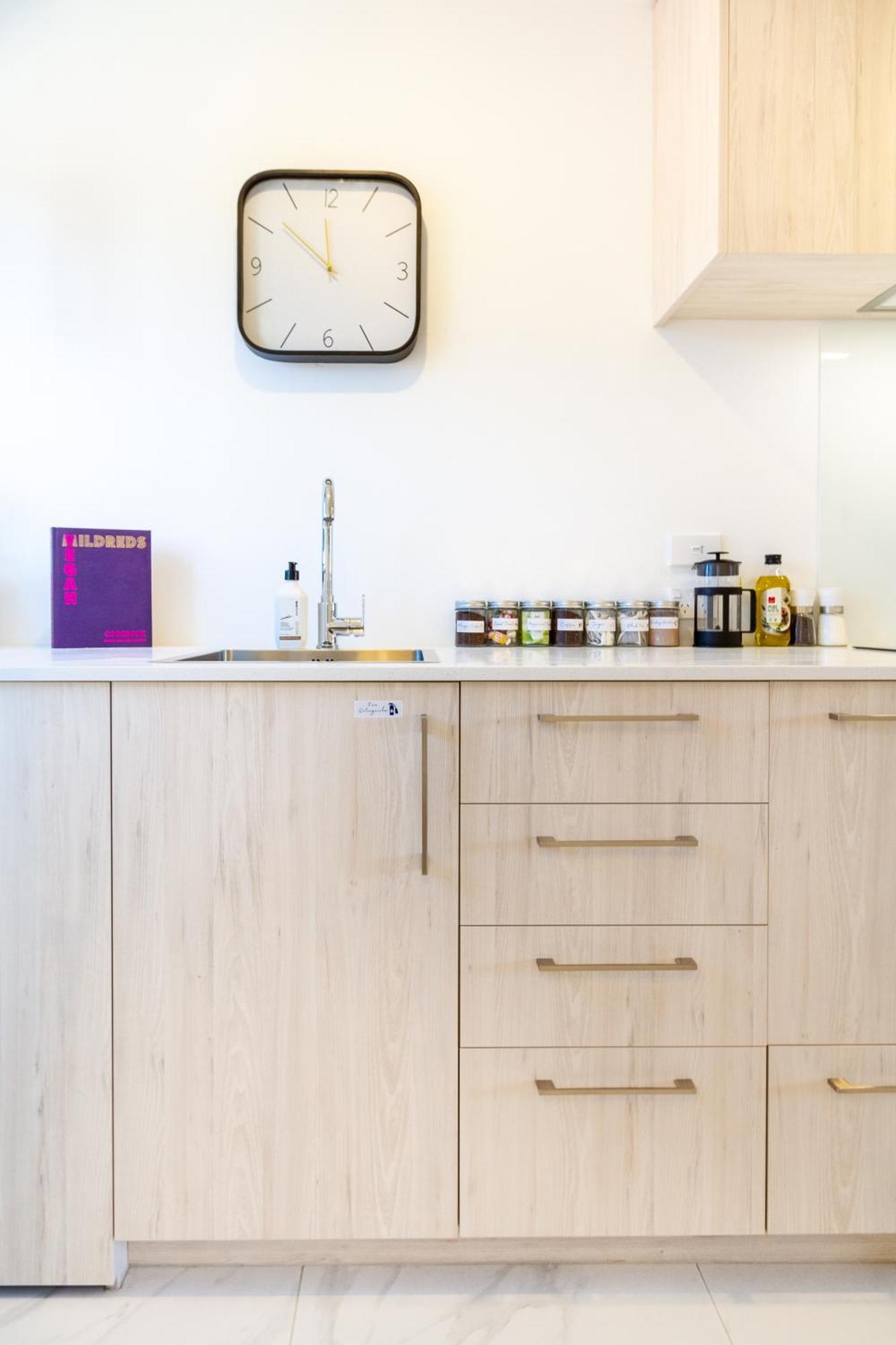 Central City Charm: Pet-Friendly Studio Christchurch Extérieur photo